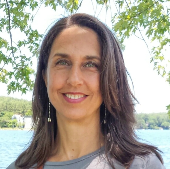 Meet your Posher, Lisa - Picture 2 of 9